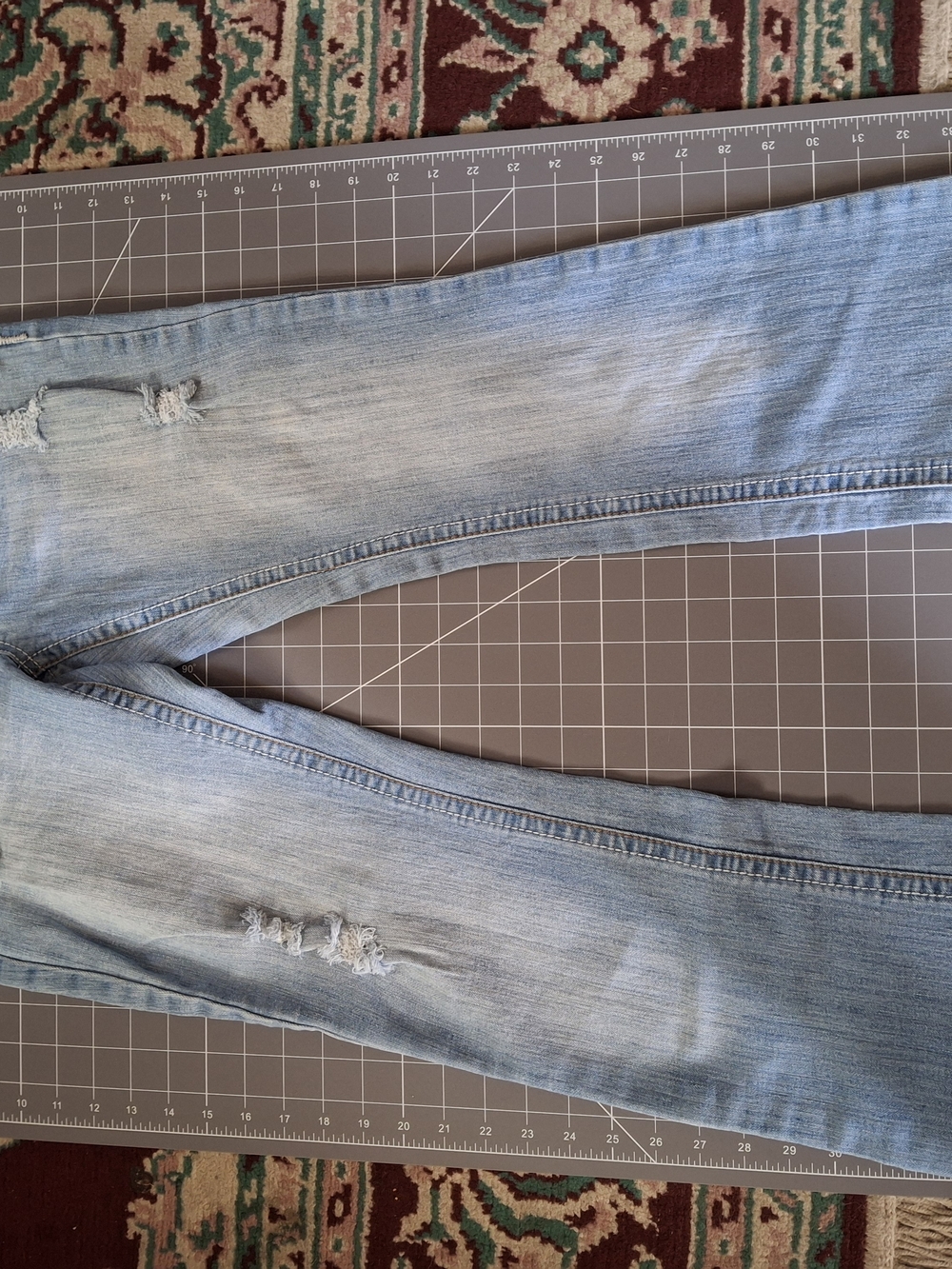 Rue21 Premiere Light Wash Distressed Straight Leg Jeans Size 5/6 (CFD039)